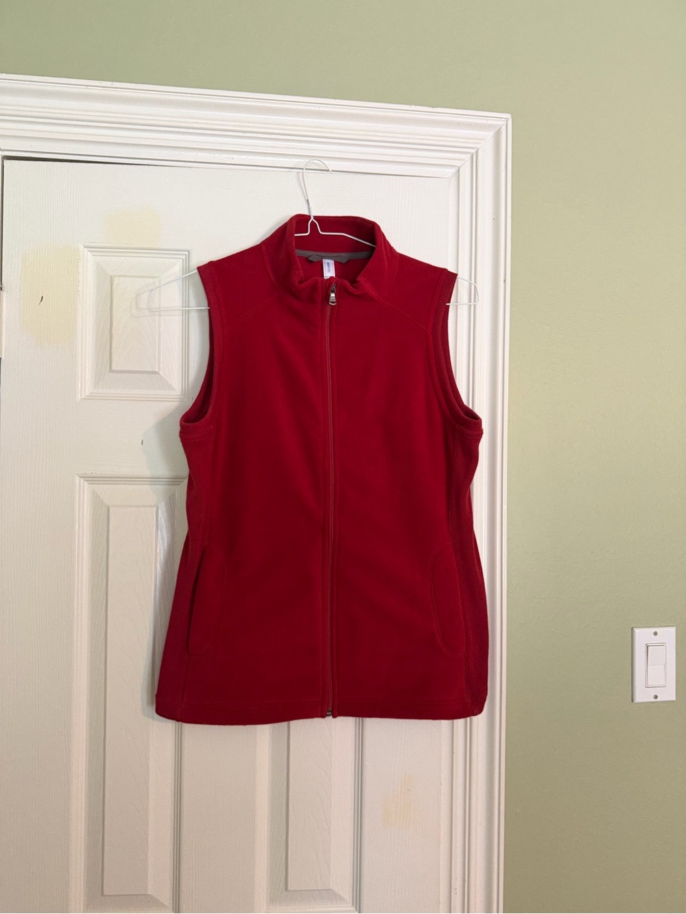 GAP Women's Red Sleeveless Zip-Up Fleece Vest